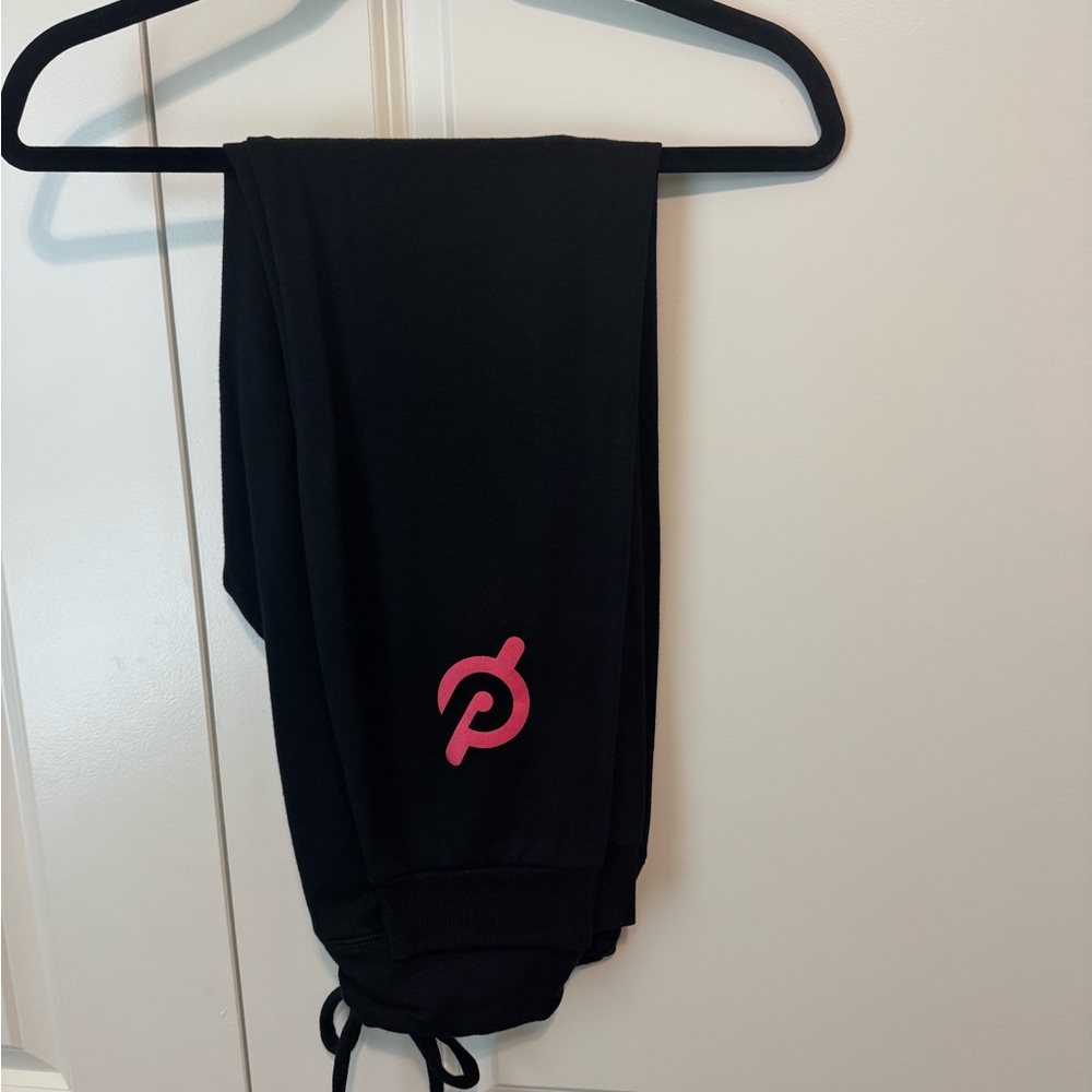 Beyond Yoga x Peloton Breast Cancer Awareness Jogger. NWOT Size L.